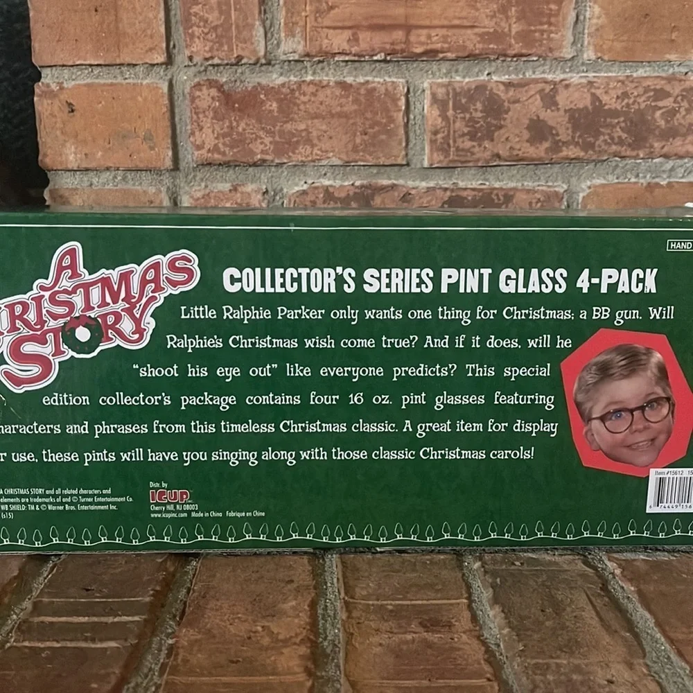 NIB A Christmas Story Collector's Series Set of 4 Pint Glasses